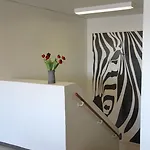 بيت شباب Zoo Givskud